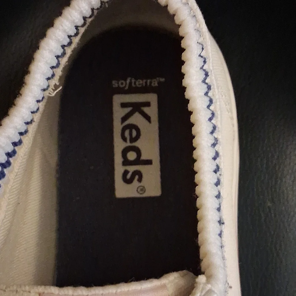 Keds Softerra White Canvas Low-Top Sneakers with Red & Blue Accents Sz 7M - Picture 8 of 8